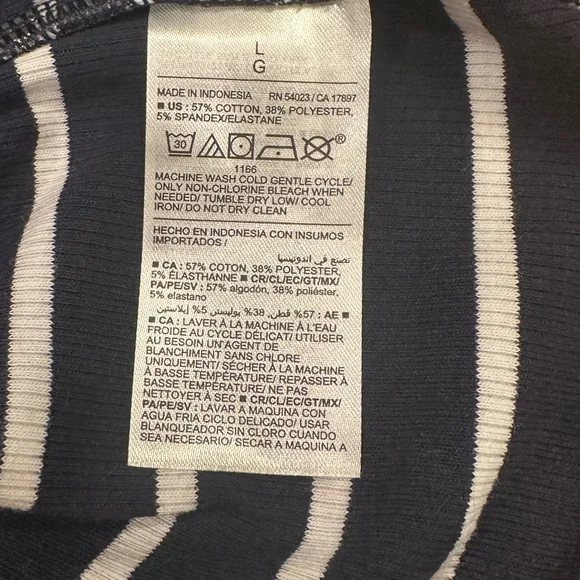 Old Navy Maternity Short-Sleeve Cinch-Front Top, Size Large. - Picture 3 of 5